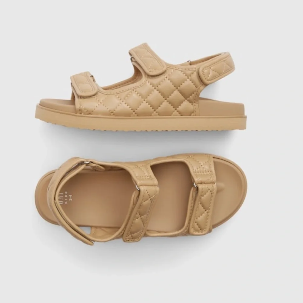Quilted sandals